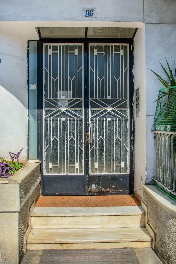Fully Renovated And Relaxing Apartment Atenas Exterior foto