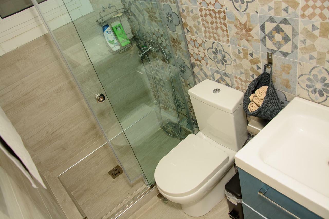 Fully Renovated And Relaxing Apartment Atenas Exterior foto