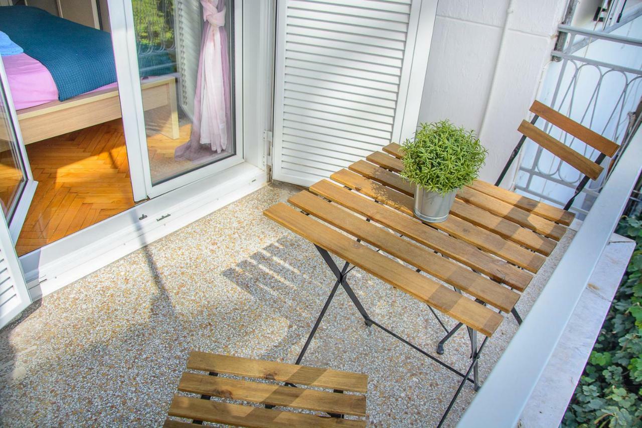 Fully Renovated And Relaxing Apartment Atenas Exterior foto